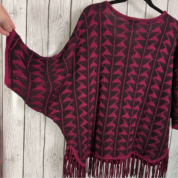 Relativity Geometric Sweater Dolman Sleeve Fringe Bottom Size L - Picture 3 of 8